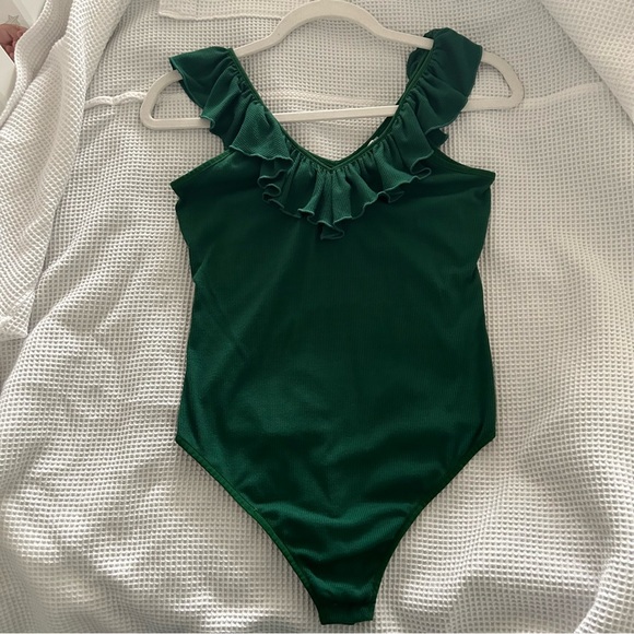 Dex Tops - Green ruffle bodysuit size M